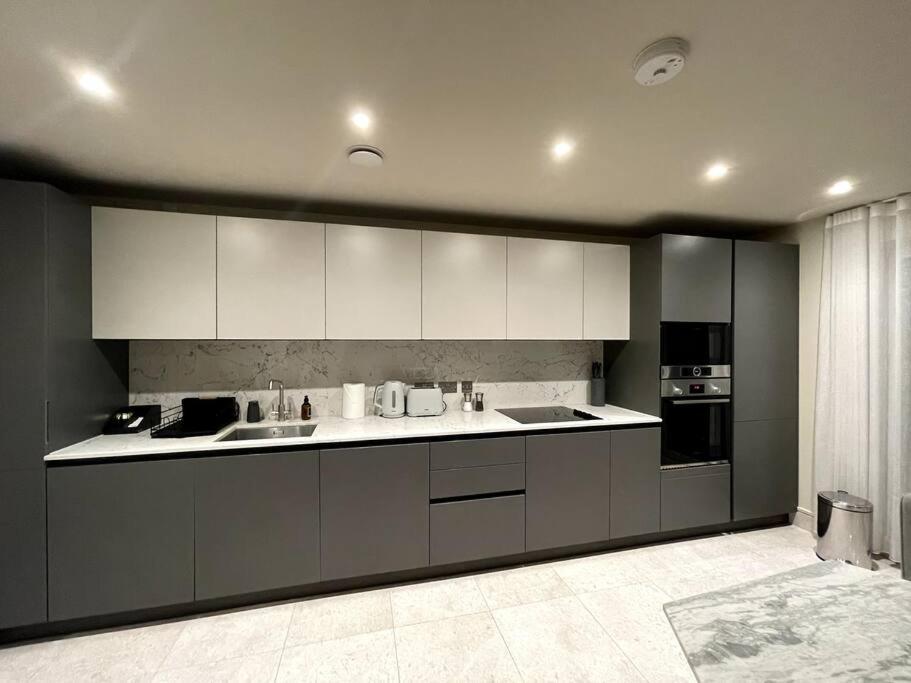 2Br Urban Vista Retreat Chcl F7 Apartment Chigwell Luaran gambar