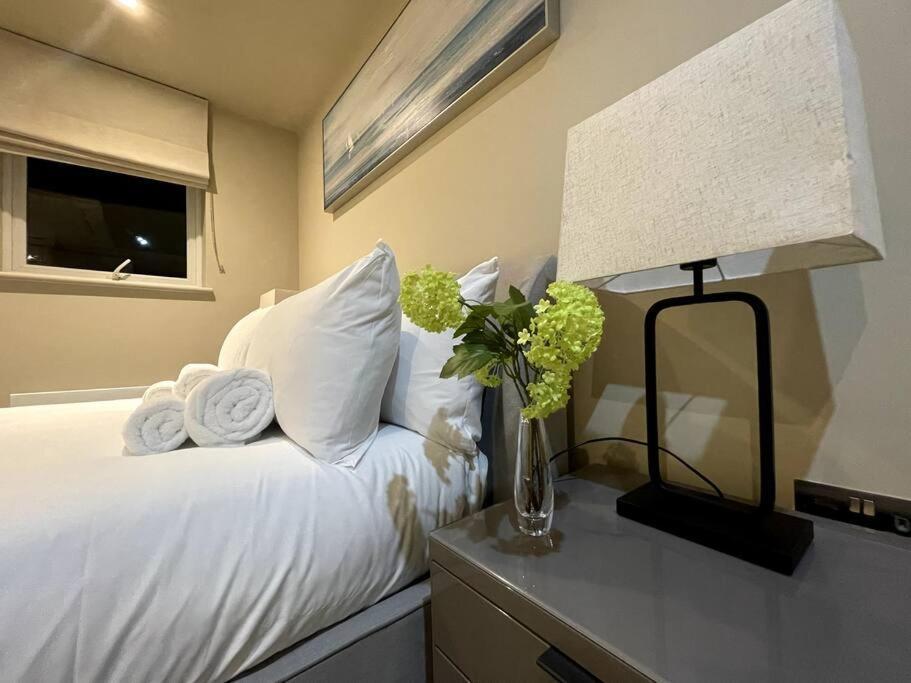 2Br Urban Vista Retreat Chcl F7 Apartment Chigwell Luaran gambar