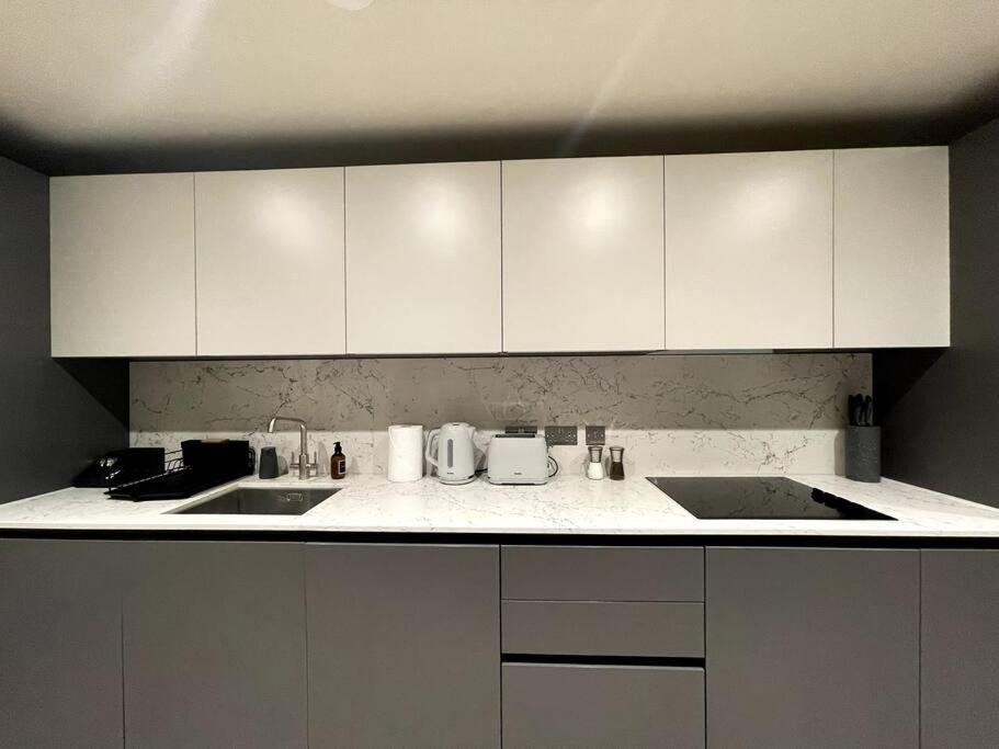 2Br Urban Vista Retreat Chcl F7 Apartment Chigwell Luaran gambar