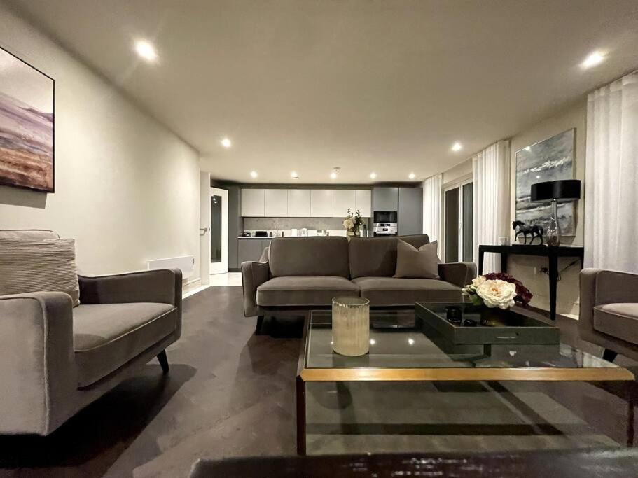 2Br Urban Vista Retreat Chcl F7 Apartment Chigwell Luaran gambar